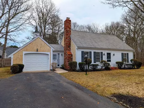 44 Emerald Ln, Falmouth, MA 02536