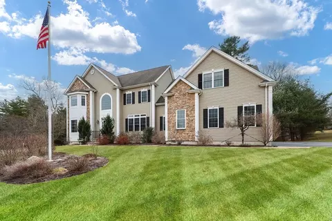 68 Lenox Dr, Franklin, MA 02038