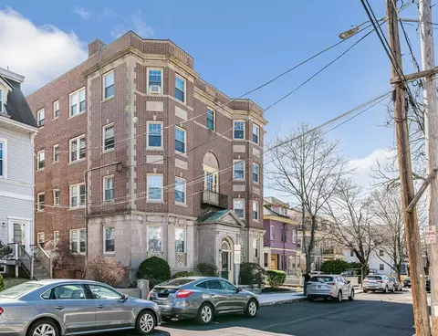 20 Chestnut St #304, Malden, MA 02148