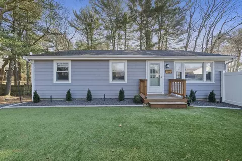 10 Pleasant St, Kingston, MA 02364