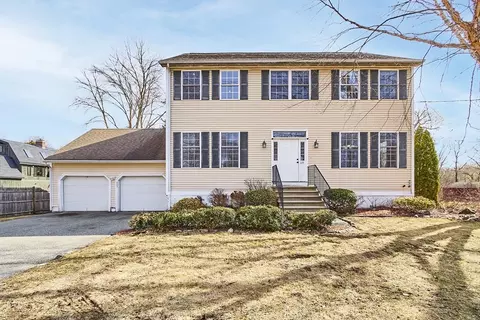 609 Haverhill St, Reading, MA 01867
