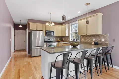 609 Haverhill St, Reading, MA 01867 photo 8
