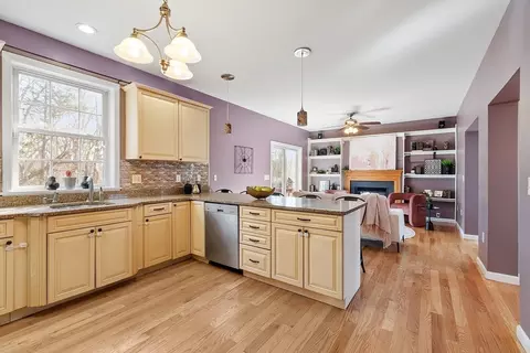 609 Haverhill St, Reading, MA 01867 photo 10