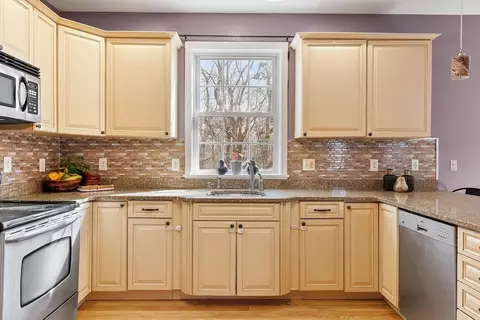 609 Haverhill St, Reading, MA 01867 photo 9