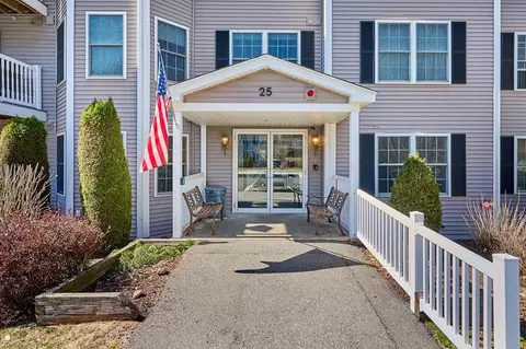 25 Greenleaves Dr #529, Amherst, MA 01002