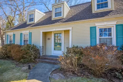 89 Hazardville Rd, Longmeadow, MA 01106