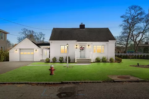 30 Pinette, Dartmouth, MA 02747