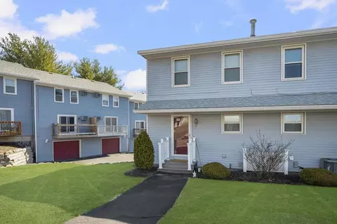 4 Smithfield Rd #18, North Providence, RI 02904
