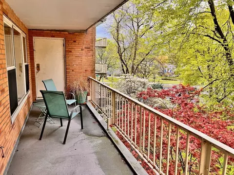 145 Pinckney St #402, Boston, MA 02114
