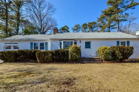 36 Hadrada Ln, Centerville, MA 02632