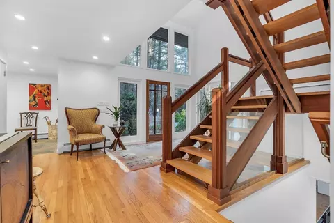 39 Old Farm Rd, Concord, MA 01742
