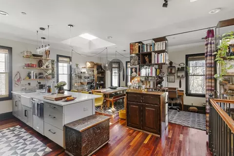 10 Marney St #3, Cambridge, MA 02141