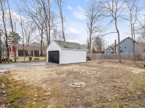 Exterior - 64 North St, Georgetown, MA 01833 photo 5 of 6