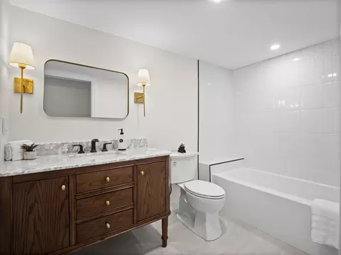 Bath - 64 North St, Georgetown, MA 01833 photo 4 of 4