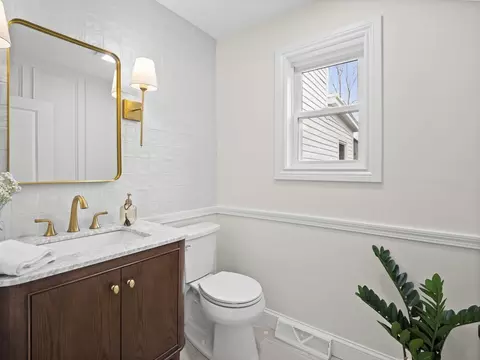 Bath - 64 North St, Georgetown, MA 01833 photo 1 of 4