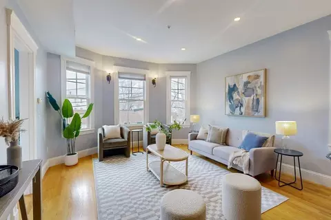 386 Washington St #2A, Somerville, MA 02143