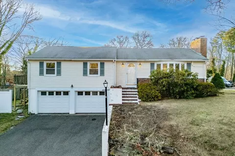 3 Raintree Rd, Dennis, MA 02639