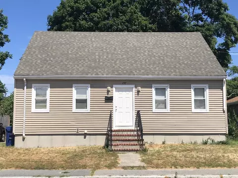 197 Potter St, New Bedford, MA 02740