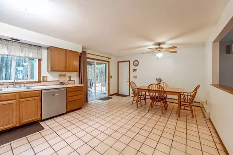 12 Kimberly Ln, Easthampton, MA 01027 photo 8