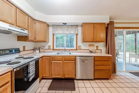 12 Kimberly Ln, Easthampton, MA 01027 photo 7
