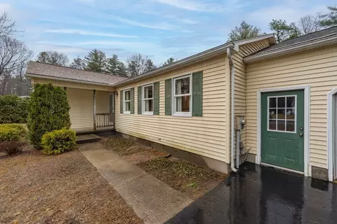 12 Kimberly Ln, Easthampton, MA 01027 photo 2