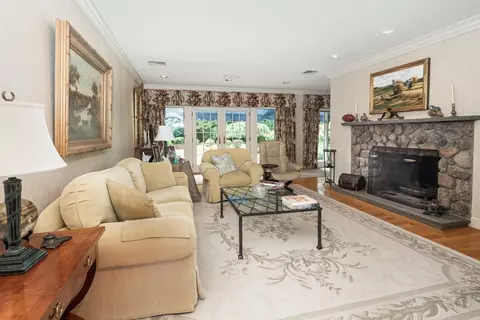 11 Fulling Mill Ln, Hingham, MA 02043 photo 12
