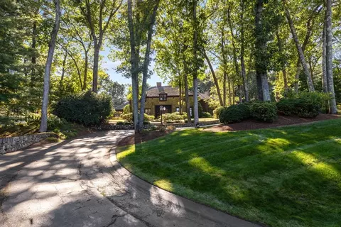 11 Fulling Mill Ln, Hingham, MA 02043 photo 3