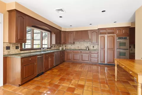 11 Fulling Mill Ln, Hingham, MA 02043 photo 10