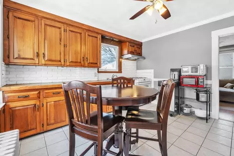 68 Somerset St, Springfield, MA 01108 photo 5