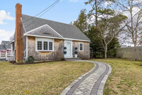 6 Helens Way, Dennis, MA 02639