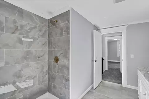 Bath - 97 David St, Springfield, MA 01104 photo 6 of 8