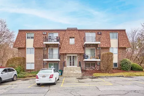 98 Pemberton St #29, Dracut, MA 01826