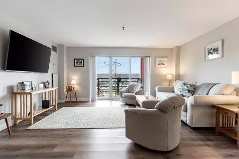269 Cambridge Rd #605, Woburn, MA 01801
