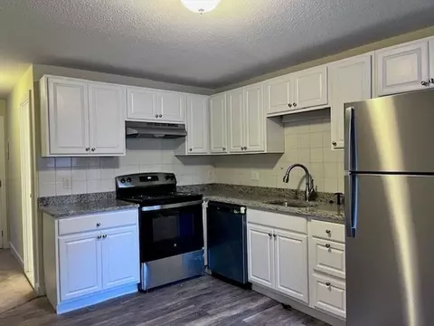 69 Nicholas Rd #B, Framingham, MA 01701