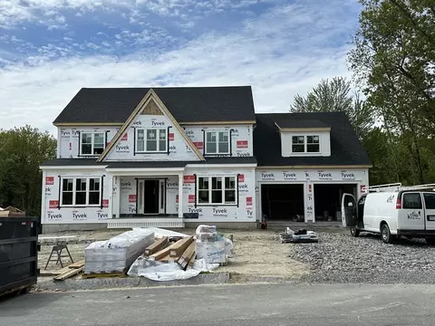 2 Libbey Ln, Grafton, MA 01519