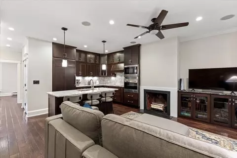 232 W Newton St #F, Boston, MA 02116