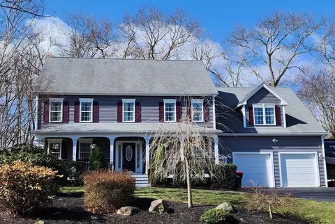 80 Deer Track Ct, Northbridge, MA 01534