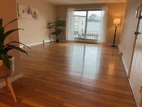 8 Kittredge St #13, Roslindale, MA 02131