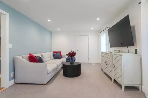 40 Martin Rd, Reading, MA 01867 photo 12