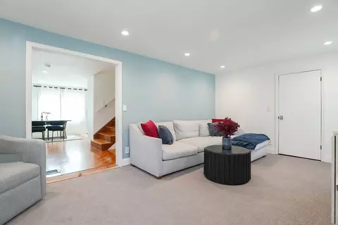 40 Martin Rd, Reading, MA 01867 photo 14