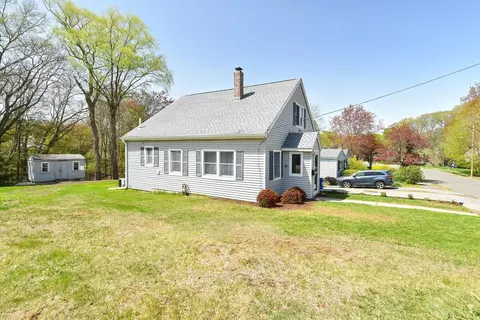 40 Martin Rd, Reading, MA 01867 photo 2