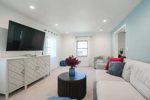 40 Martin Rd, Reading, MA 01867 photo 13