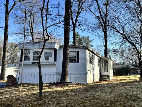 19 Surrey Ln, Brookfield, MA 01506