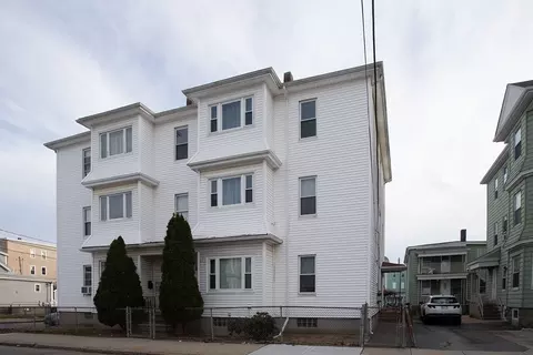 49 Hamlet St, Fall River, MA 02724 photo 4