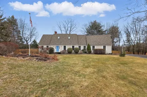 15 Glendale View Dr, Hampden, MA 01036