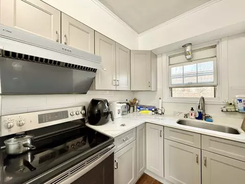 9 Dexter St #5, Malden, MA 02148