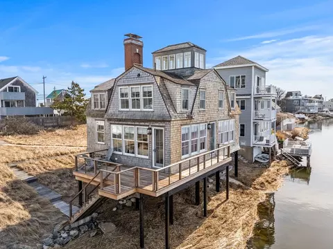 5 38th St, Newbury, MA 01951