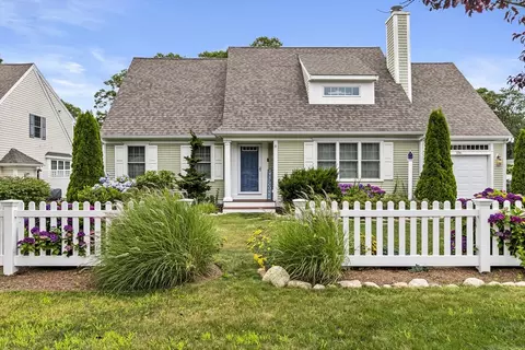 156 Settlers Ln, Barnstable, MA 02601