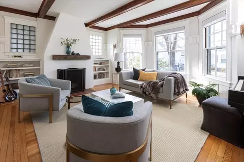 48 Salisbury Rd, Brookline, MA 02445 photo 2