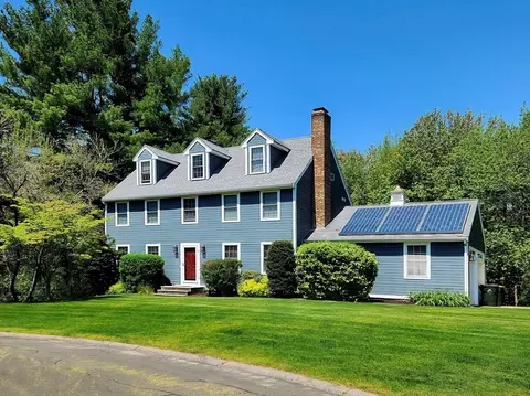 87 Hixon St, Bellingham, MA 02019